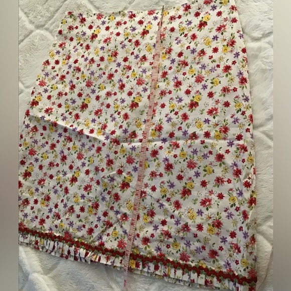 Ticci Tonetto White and Red Floral Mini Skirt - Picture 5 of 8